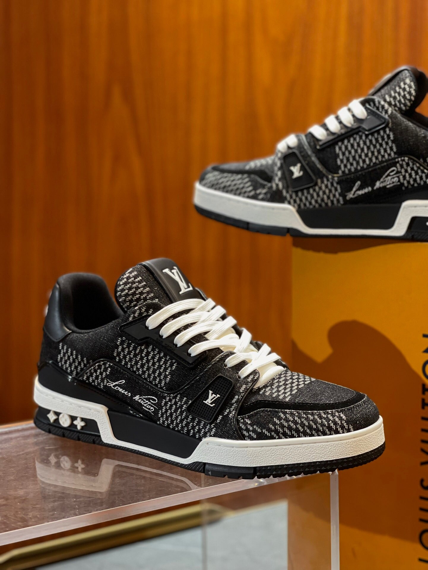 Selected Variant Image