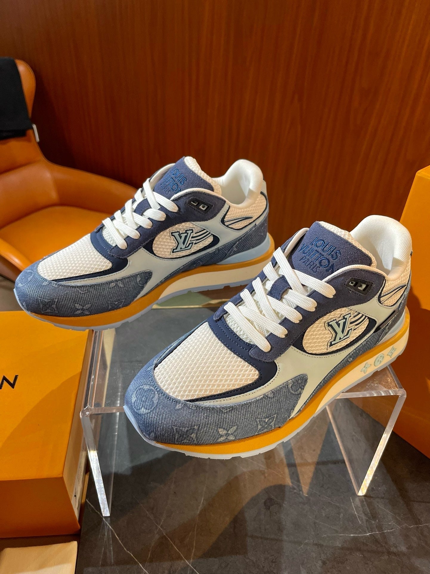 Selected Variant Image