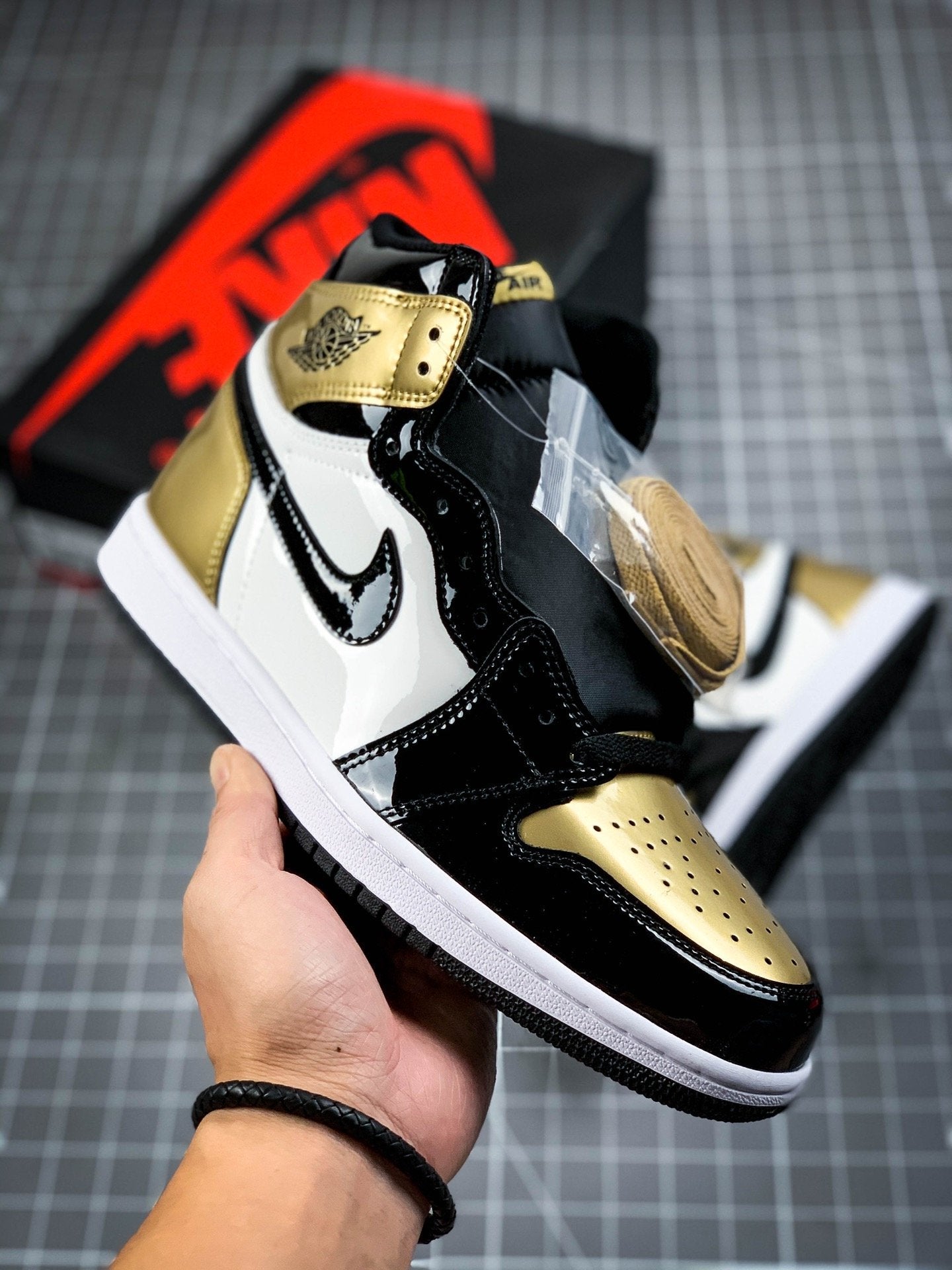 Selected Variant Image