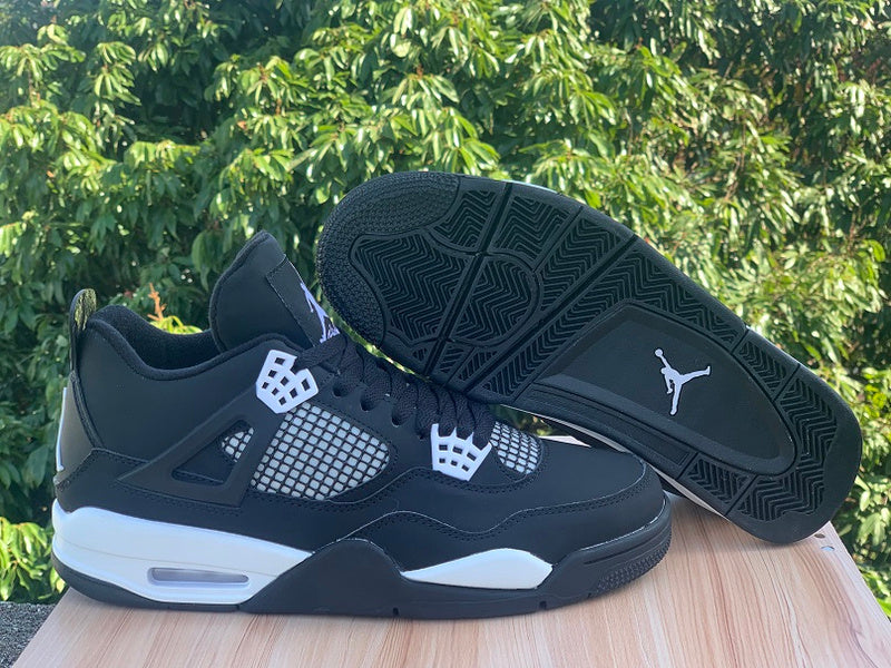 AIR JORDAN 4