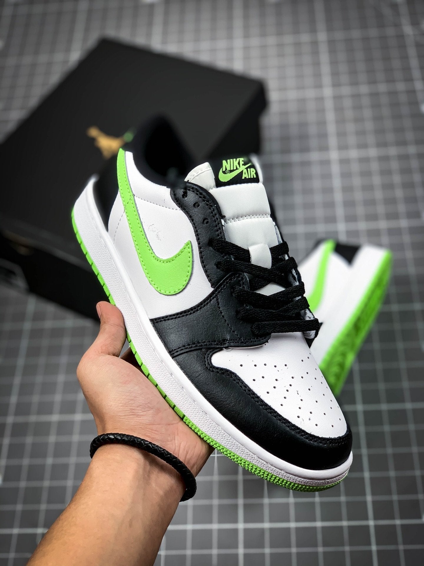 Selected Variant Image