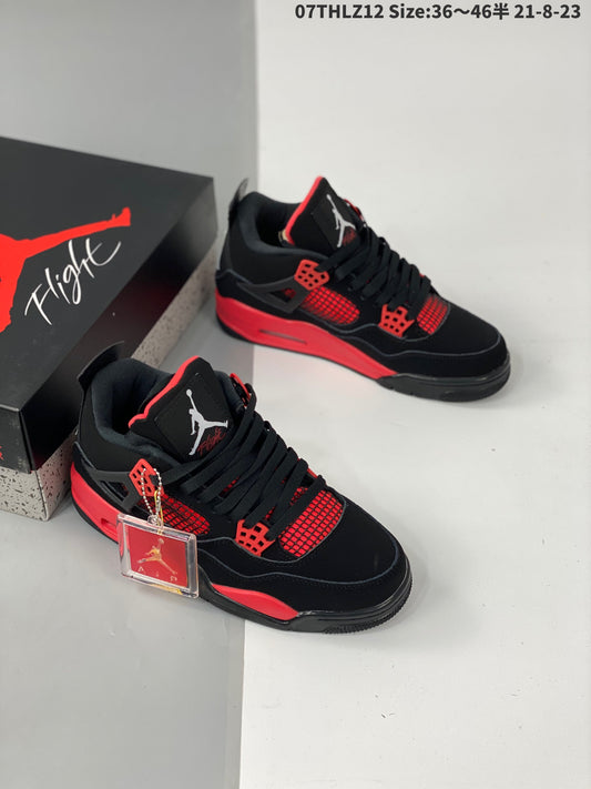 AIR JORDAN 4