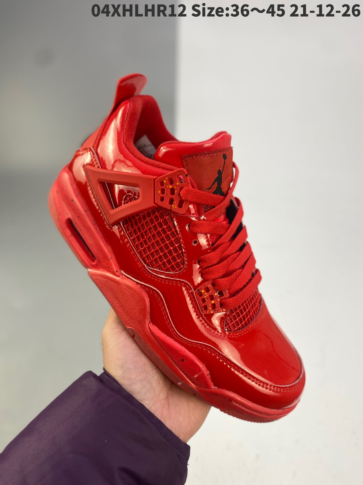 AIR JORDAN 4