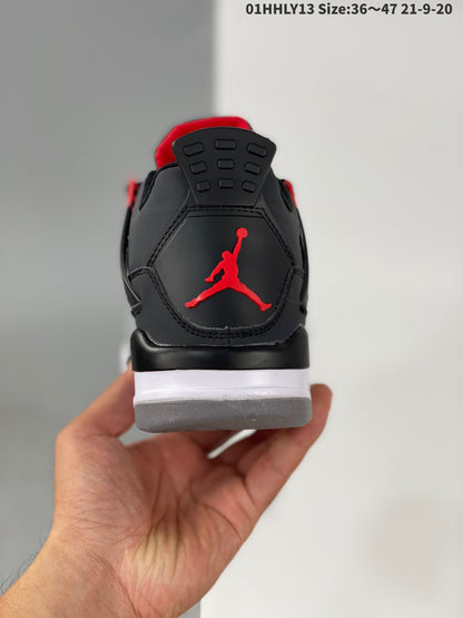 AIR JORDAN 4