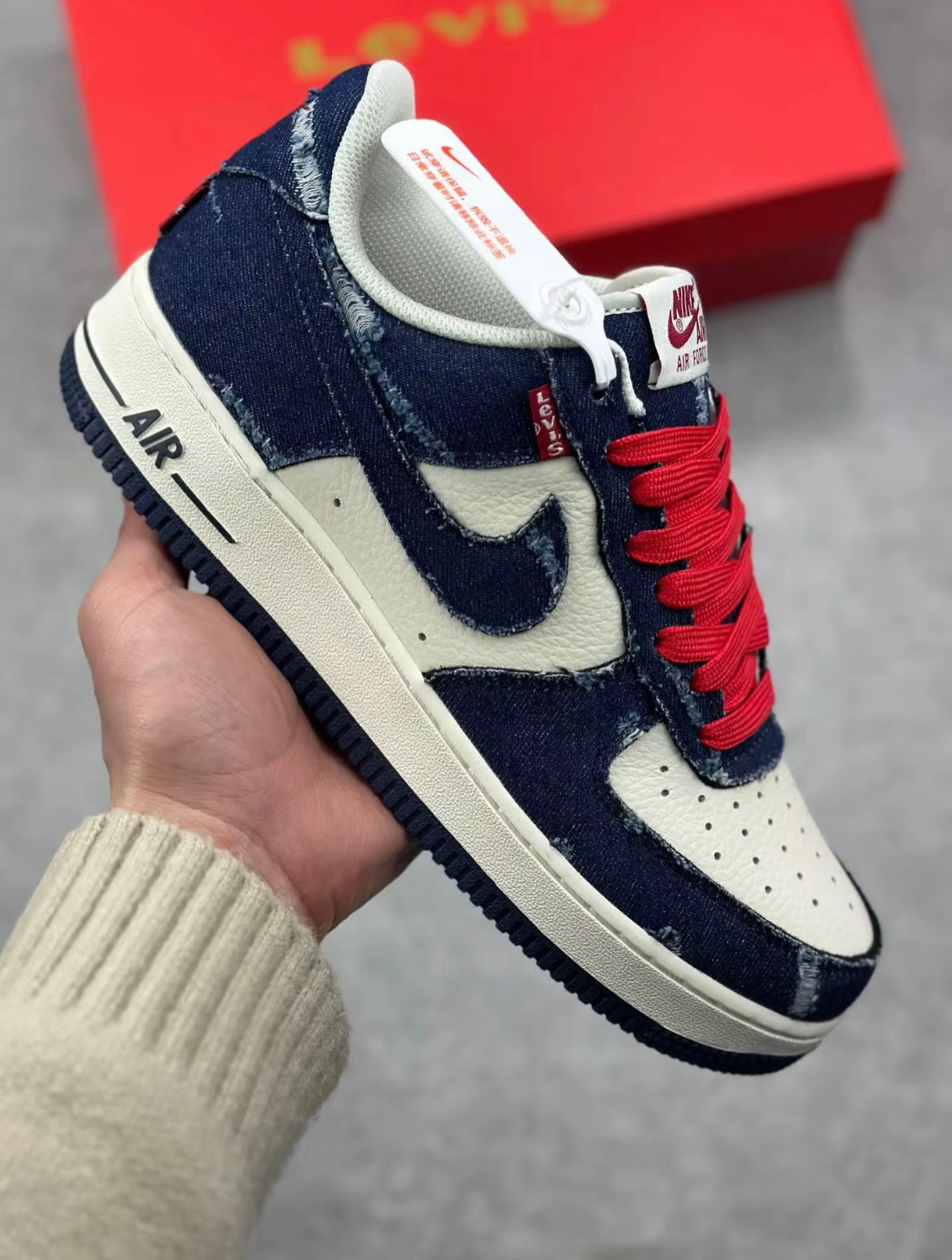 Selected Variant Image