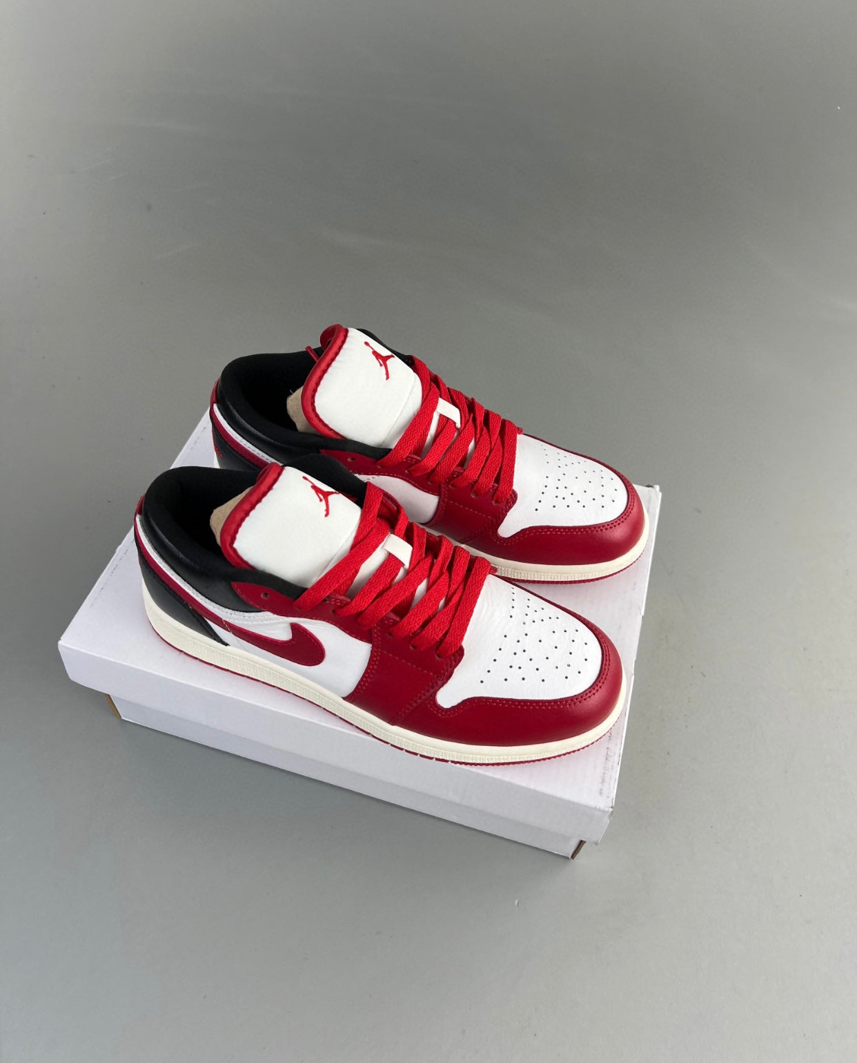 AIR “Jordan 1”