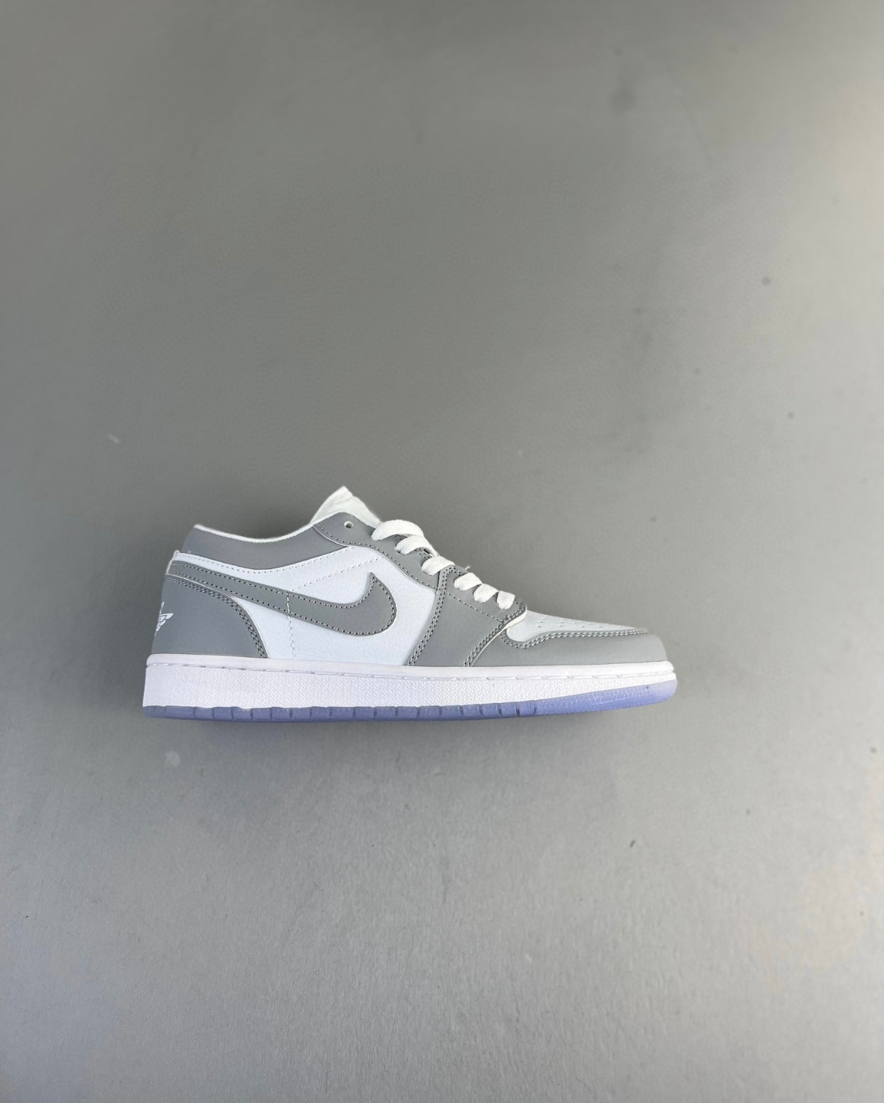 AIR “Jordan 1”
