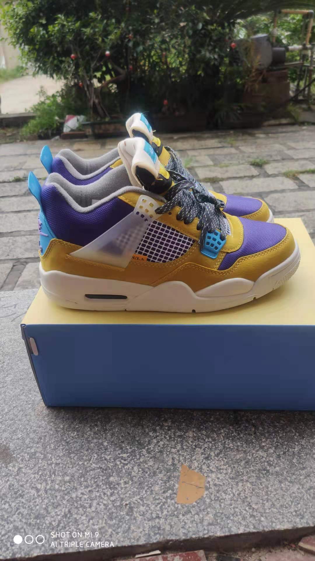 Selected Variant Image