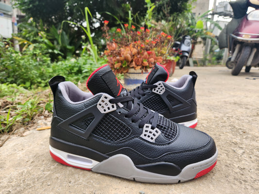 AIR JORDAN 4