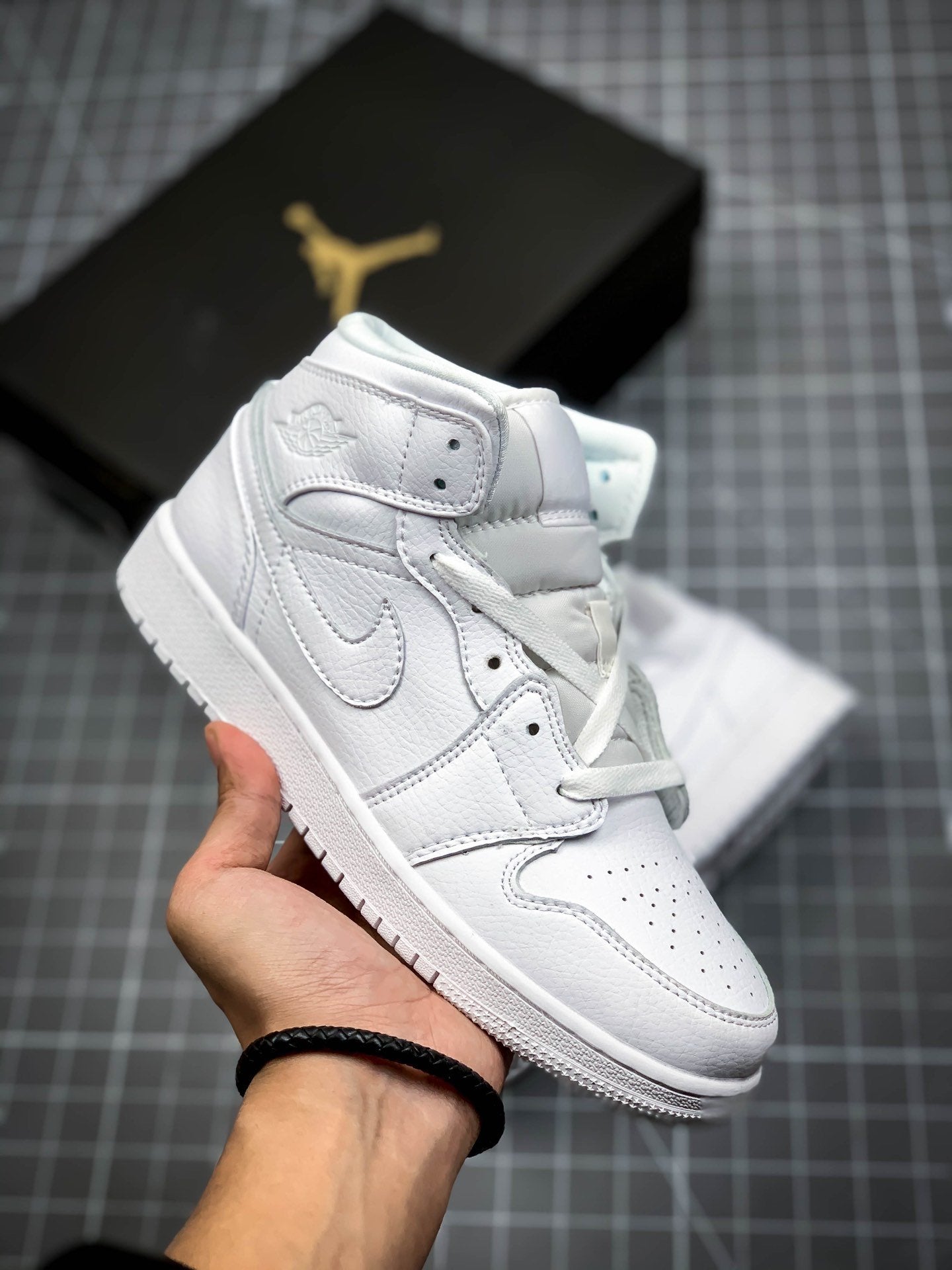 Selected Variant Image