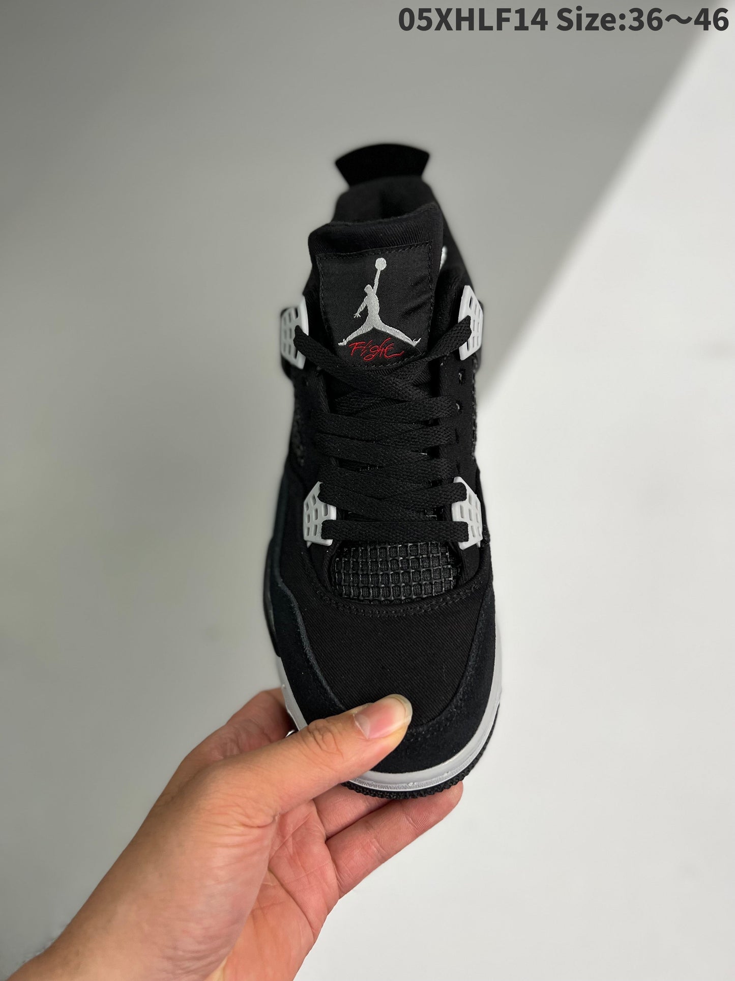 AIR JORDAN 4