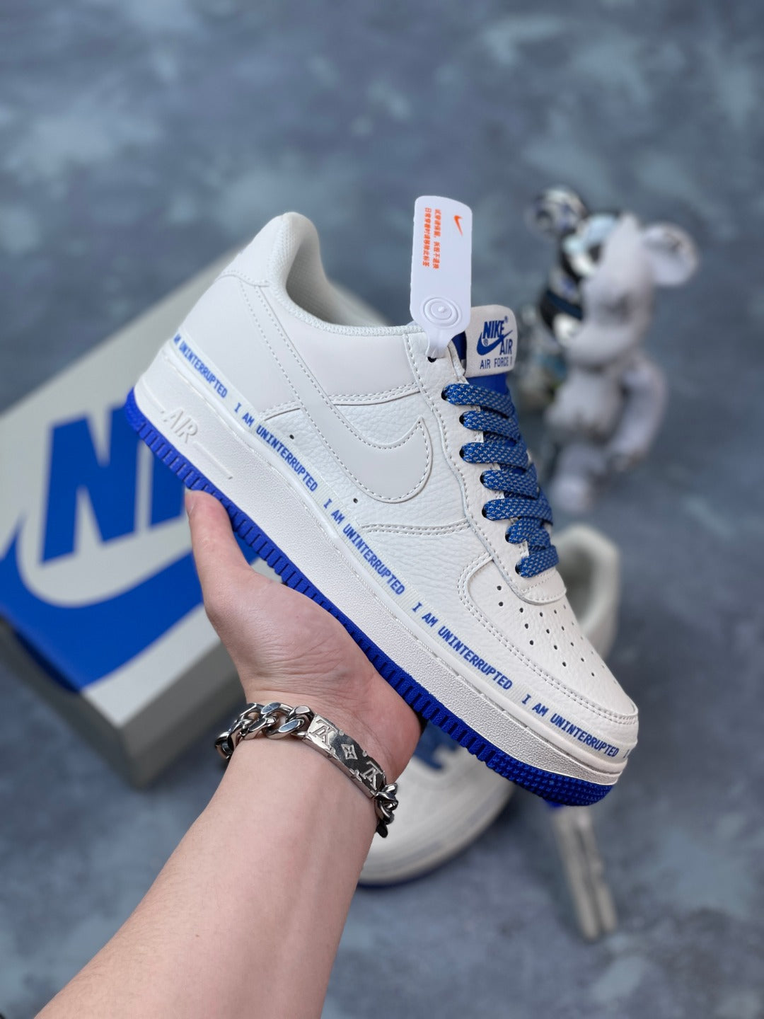 Selected Variant Image