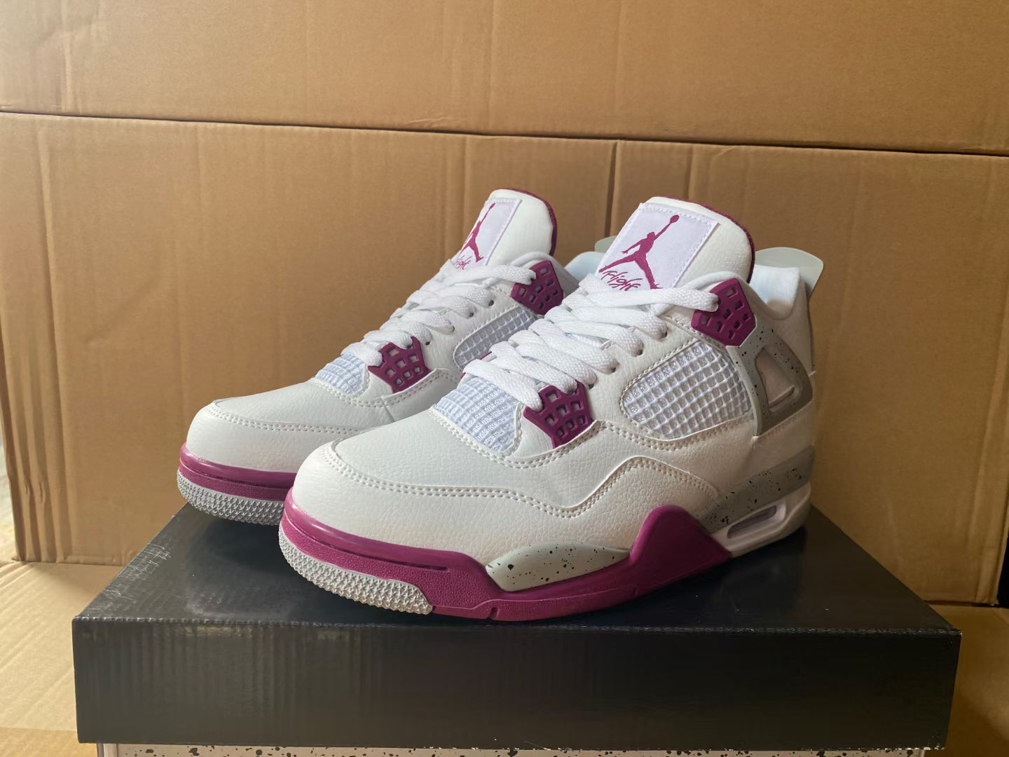 AIR JORDAN 4