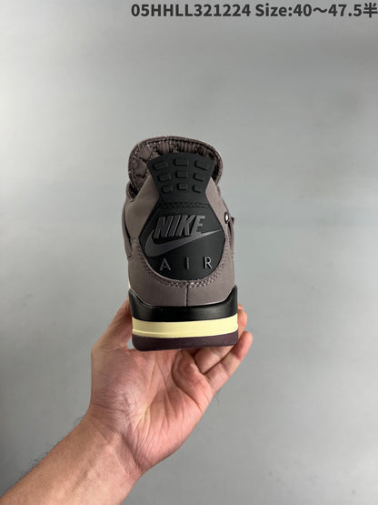 AIR JORDAN 4