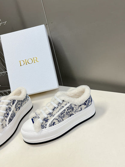 DIOR