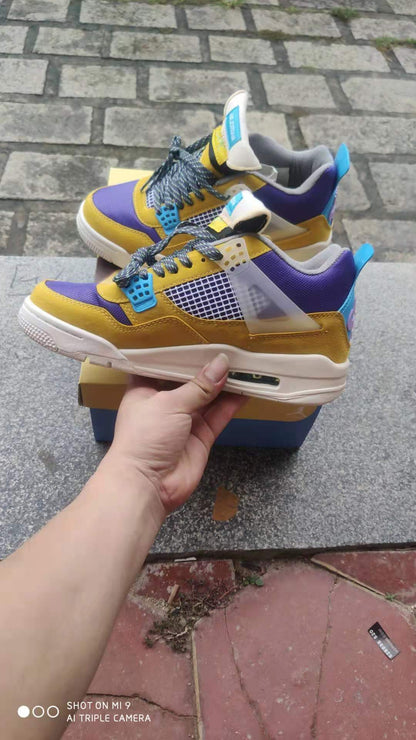 AIR JORDAN 4