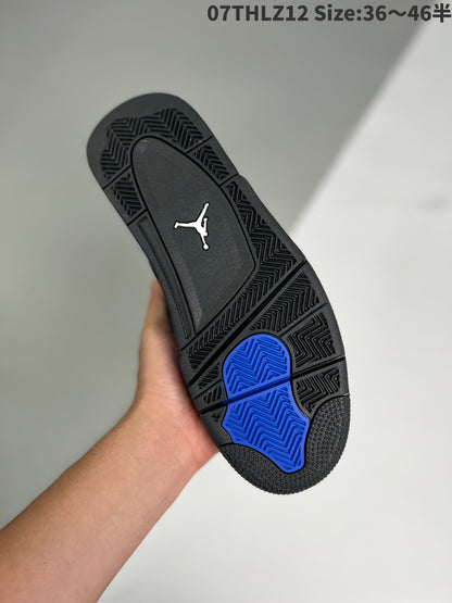 AIR JORDAN 4