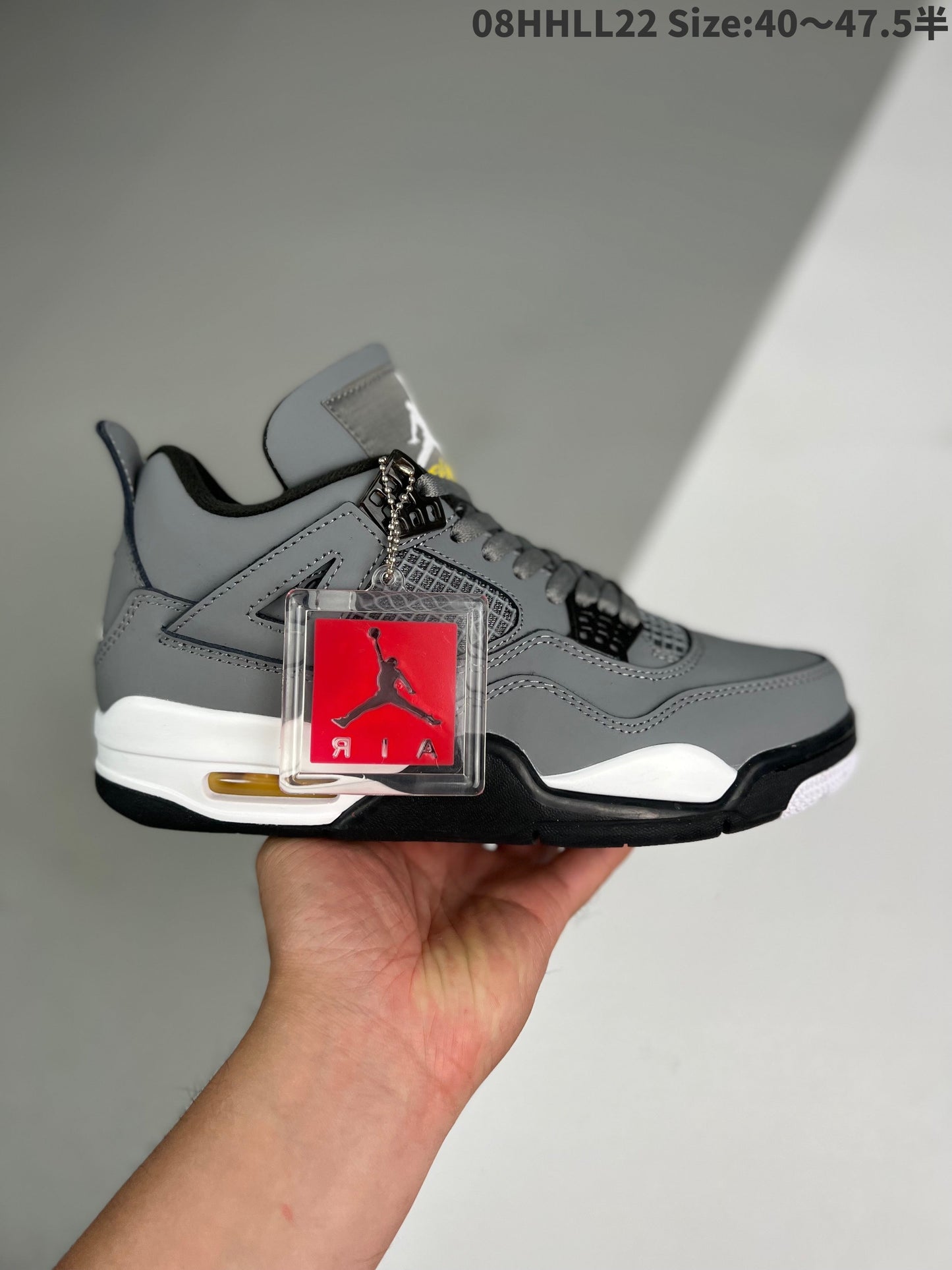 AIR JORDAN 4