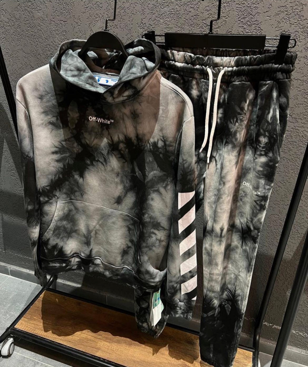 Selected Variant Image