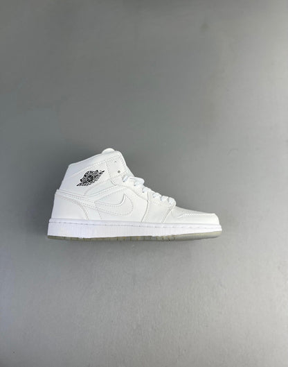 AIR “Jordan 1”
