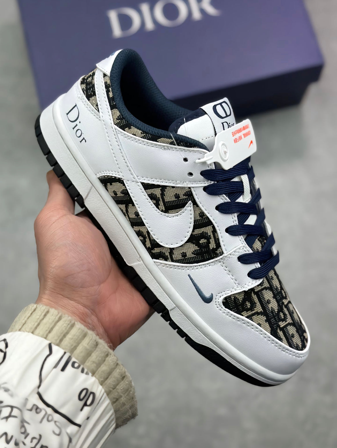 Selected Variant Image