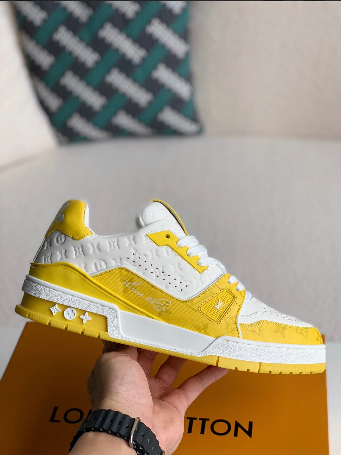 Selected Variant Image