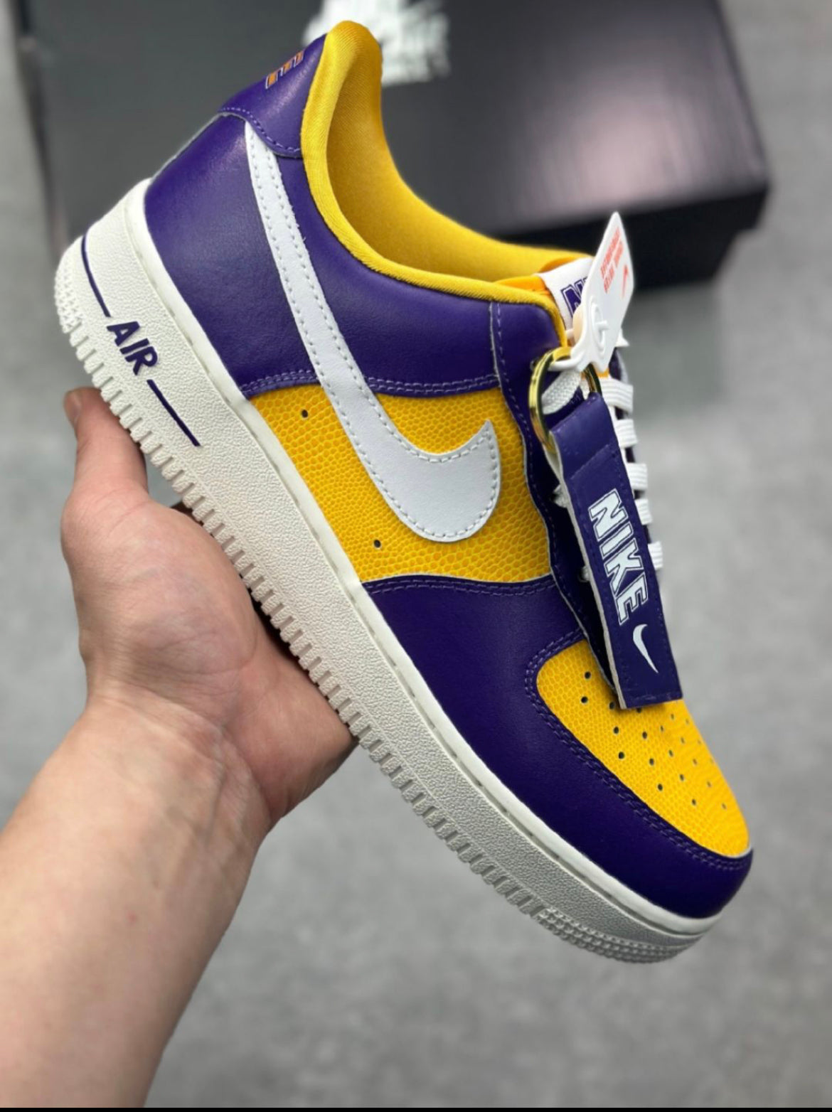 Selected Variant Image