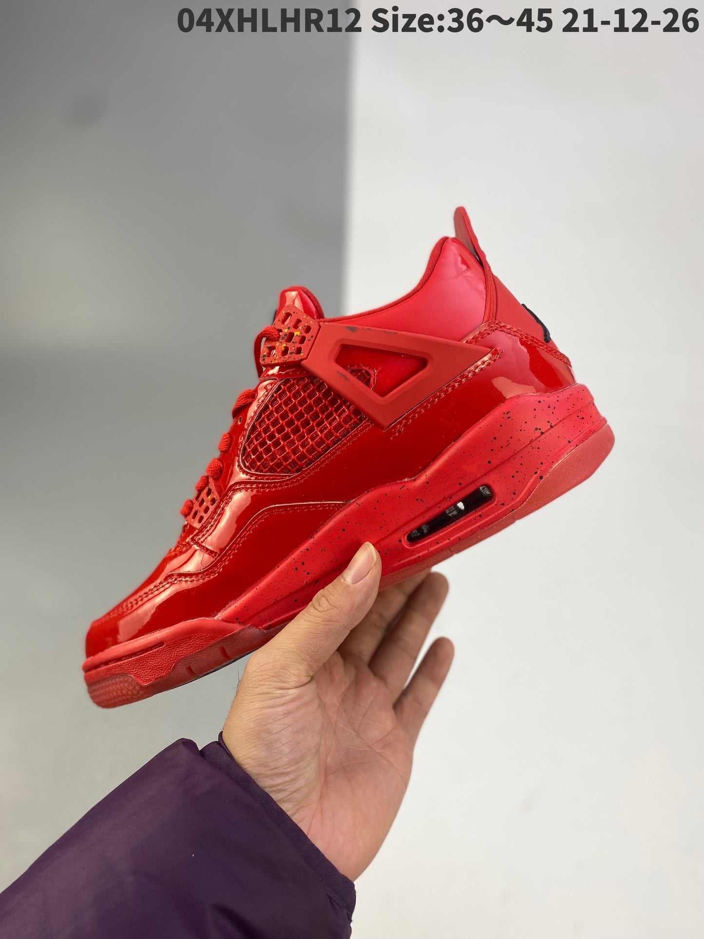 AIR JORDAN 4
