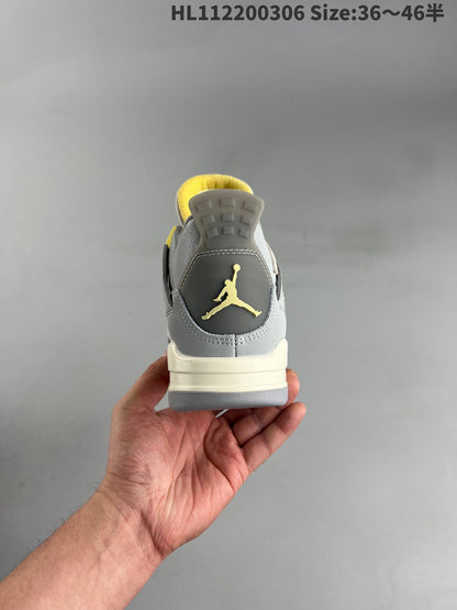AIR JORDAN 4