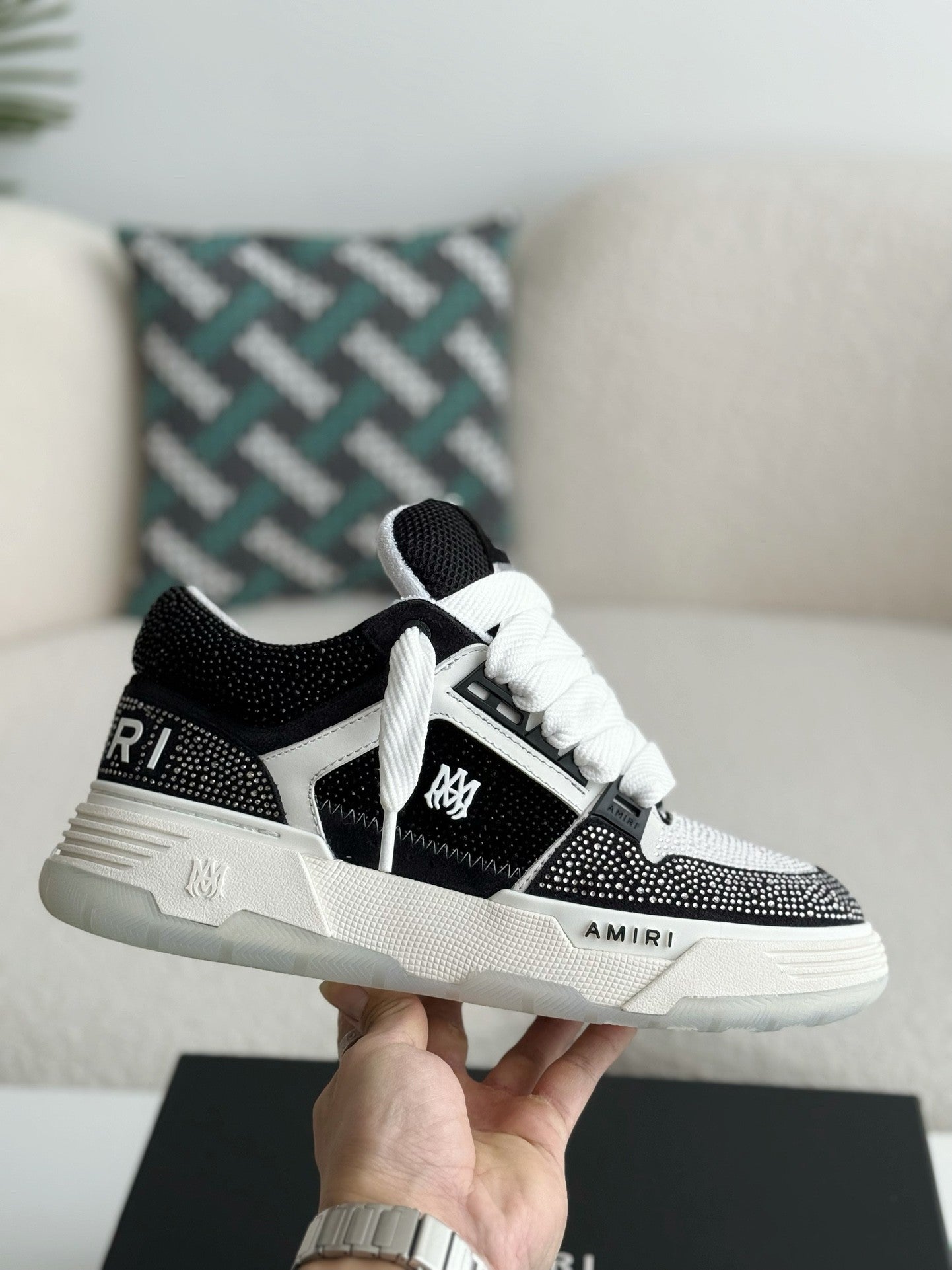 Selected Variant Image