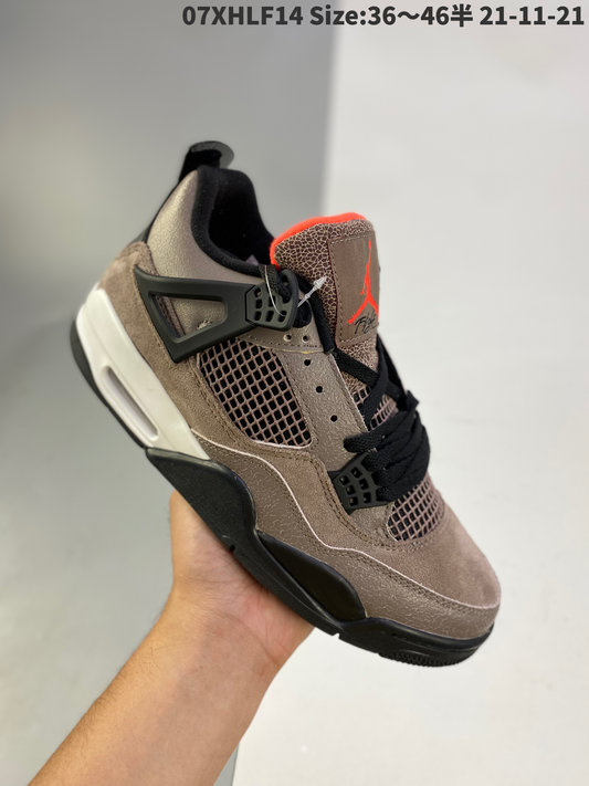 AIR JORDAN 4