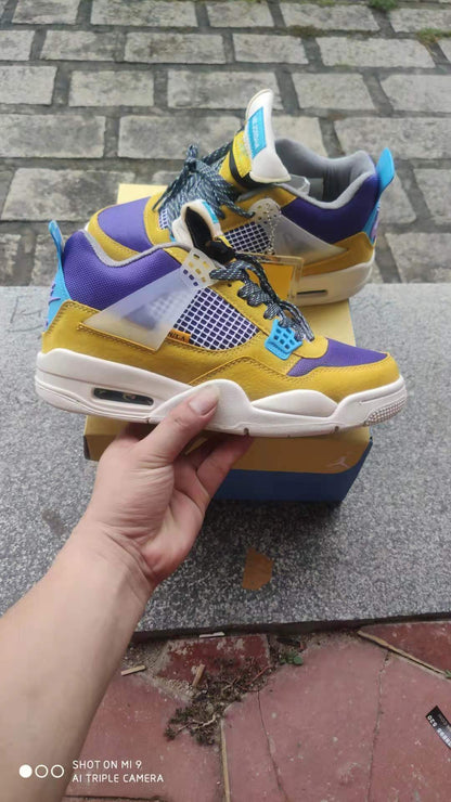 AIR JORDAN 4