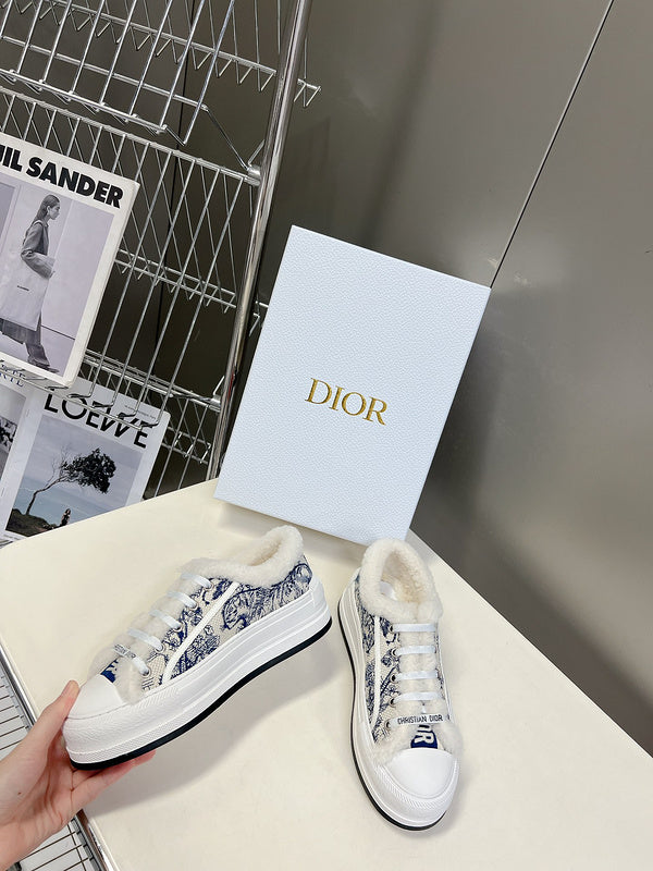 DIOR