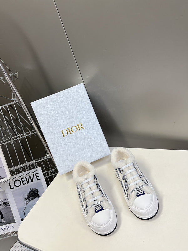DIOR