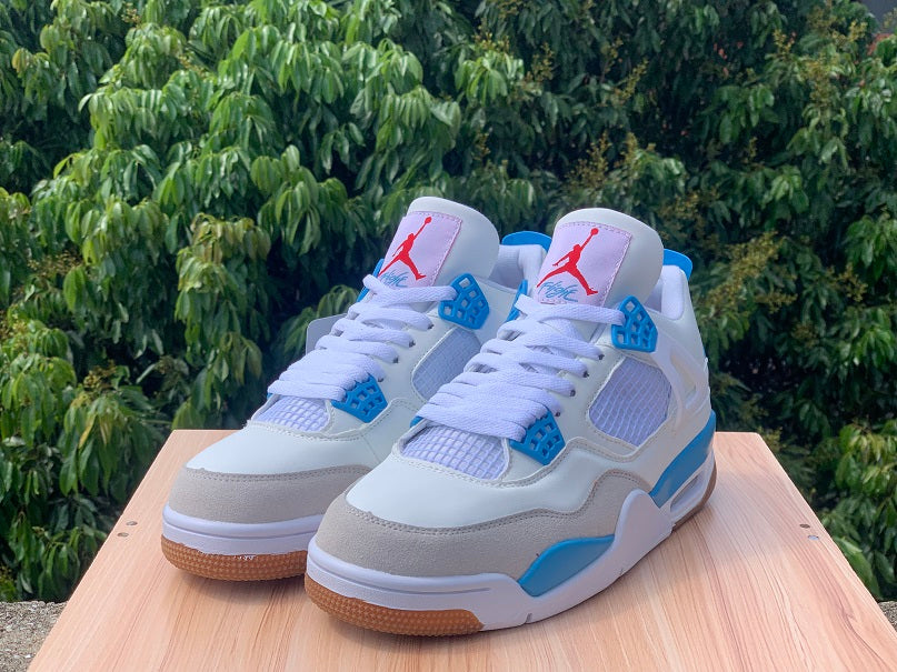 AIR JORDAN 4