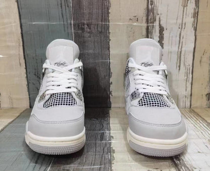 AIR JORDAN 4